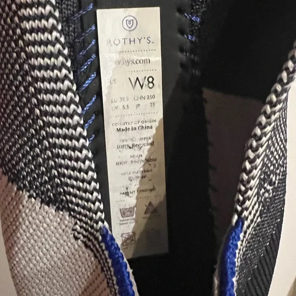 Rothy’s round flats size 8 - Picture 3 of 4